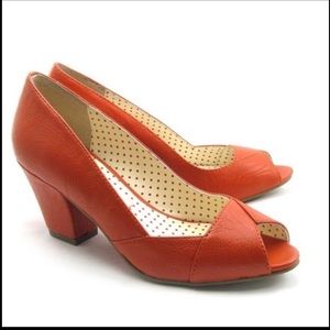 BAIT PEEP TOE SIZE 8.5